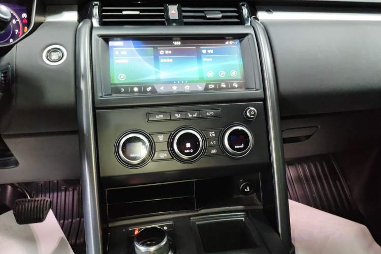 Used Land Rover Discovery 2020 3.0 SC V6 30th Anniversary Special Edition Audio And AC Panel