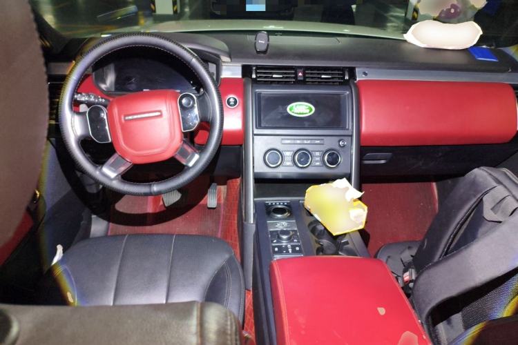 Used Land Rover Discovery 2020 3.0 SC V6 30th Anniversary Special Edition Center Console