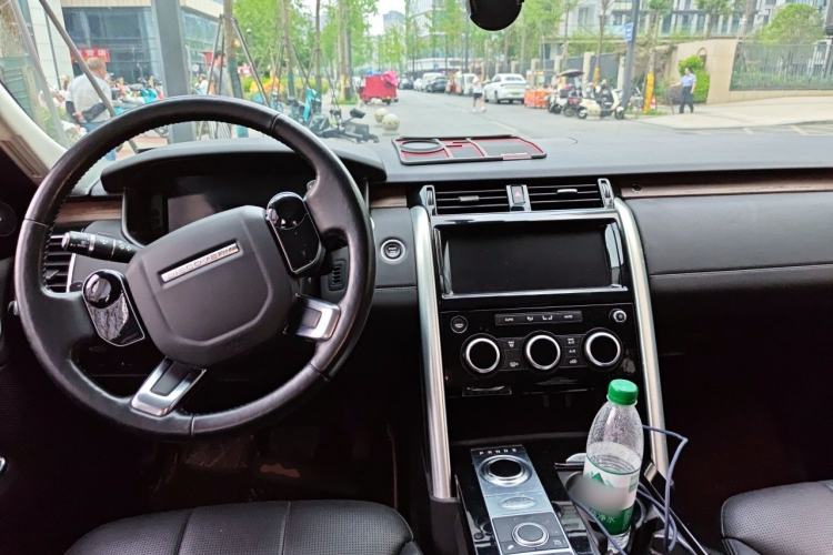Used Land Rover Discovery 2020 3.0 SC V6 30th Anniversary Special Edition Center Console