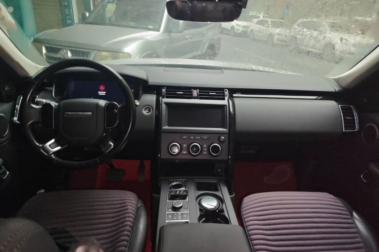 Used Land Rover Discovery 2020 2.0T SE Center Console