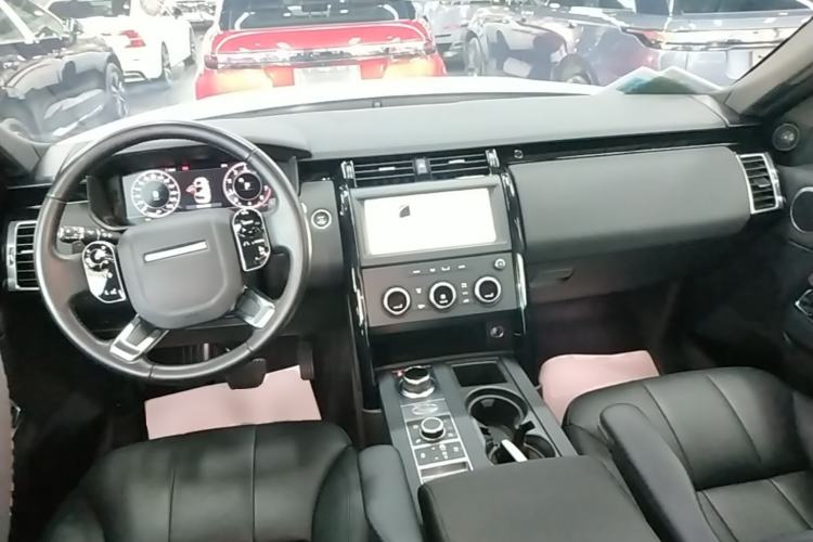 Used Land Rover Discovery 2020 3.0 SC V6 SE Center Console