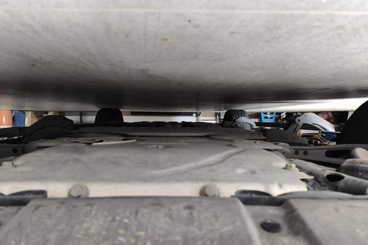 Used Land Rover Discovery 2020 2.0T SE Chassis Front