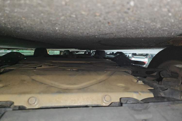 Used Land Rover Discovery 2020 2.0T SE Chassis Front