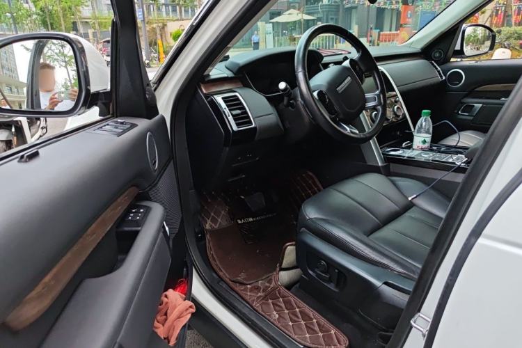 Used Land Rover Discovery 2020 3.0 SC V6 30th Anniversary Special Edition Driver Seat