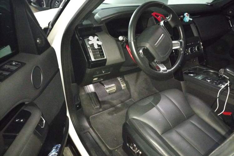Used Land Rover Discovery 2020 2.0T SE Driver Seat
