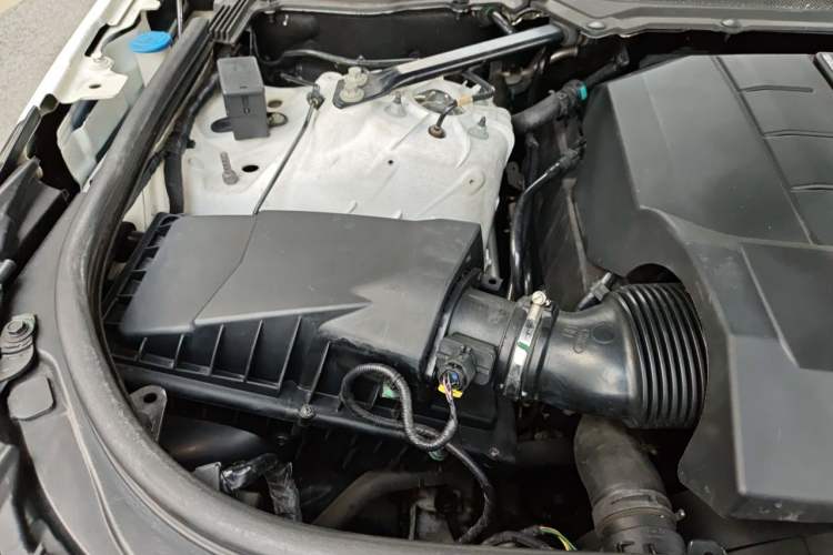 Used Land Rover Discovery 2020 3.0 SC V6 30th Anniversary Special Edition Engine Bay Right
