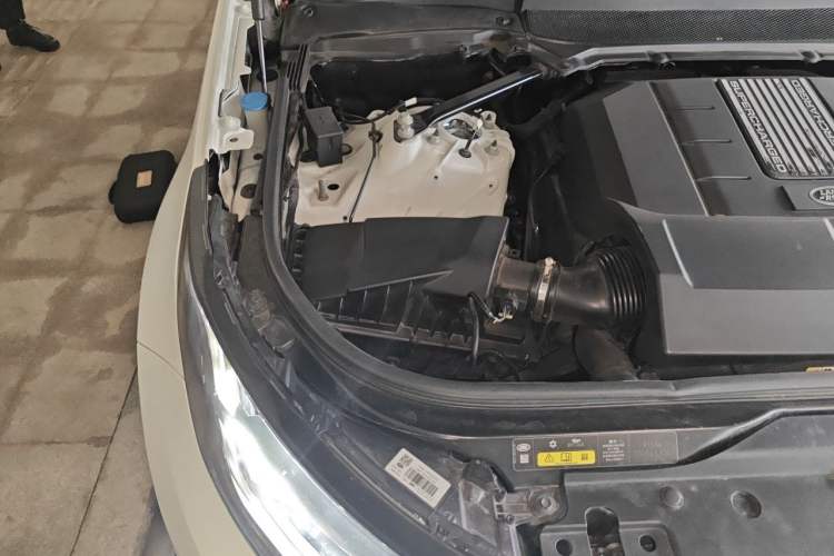 Used Land Rover Discovery 2020 3.0 SC V6 30th Anniversary Special Edition Engine Bay Right