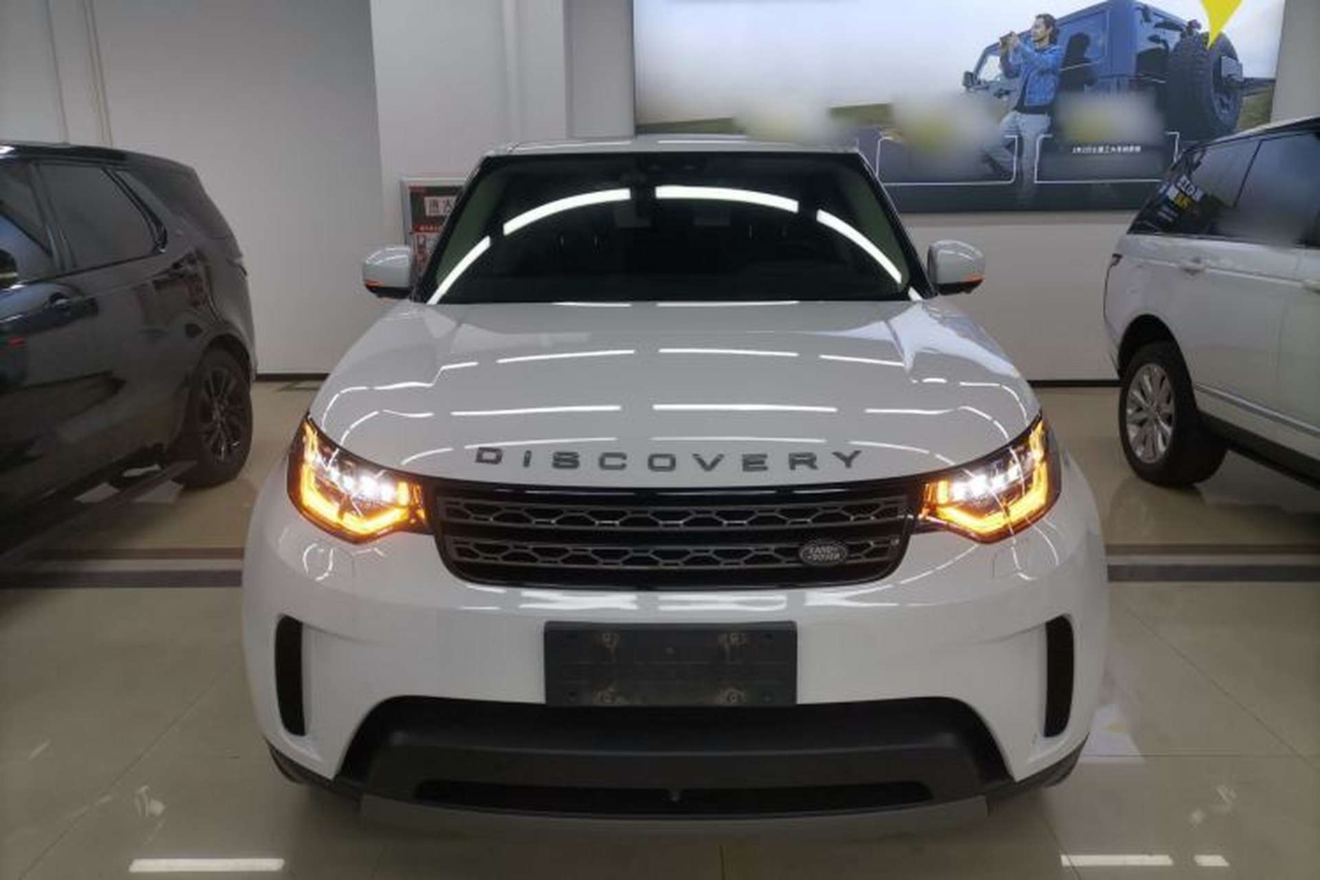 Used Land Rover Discovery 2020 2.0T SE Exterior 1