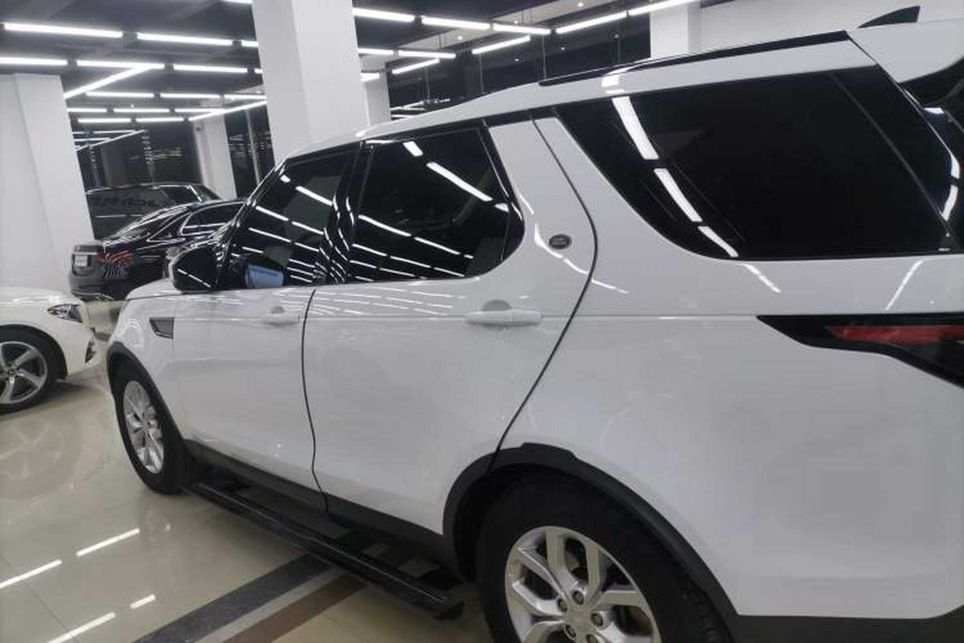 Used Land Rover Discovery 2020 2.0T SE Exterior 3