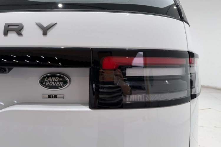 Used Land Rover Discovery 2020 3.0 SC V6 SE Exterior 4