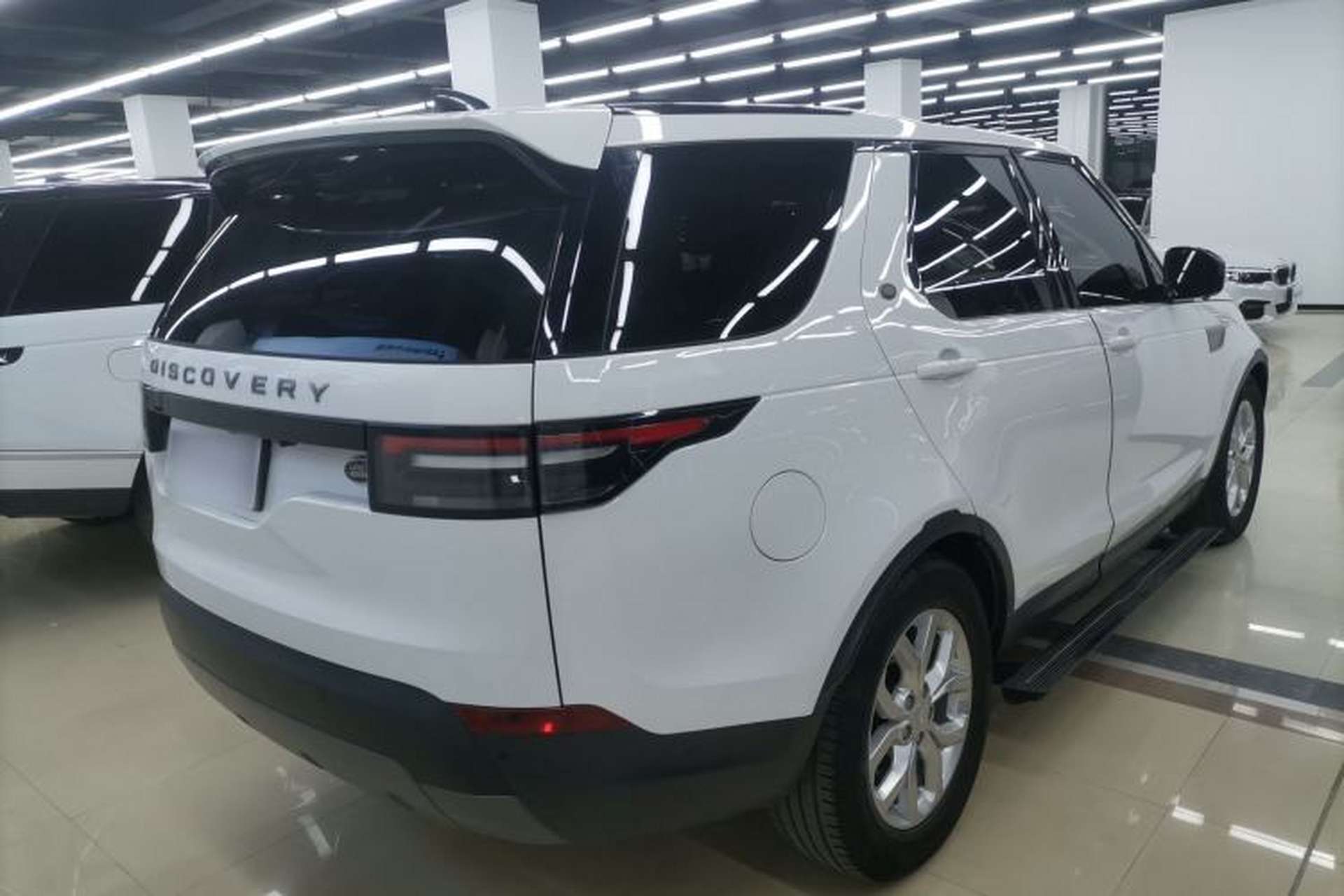 Used Land Rover Discovery 2020 2.0T SE Exterior 5