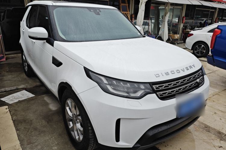 Used Land Rover Discovery 2020 3.0 SC V6 SE Front Right 45 Deg