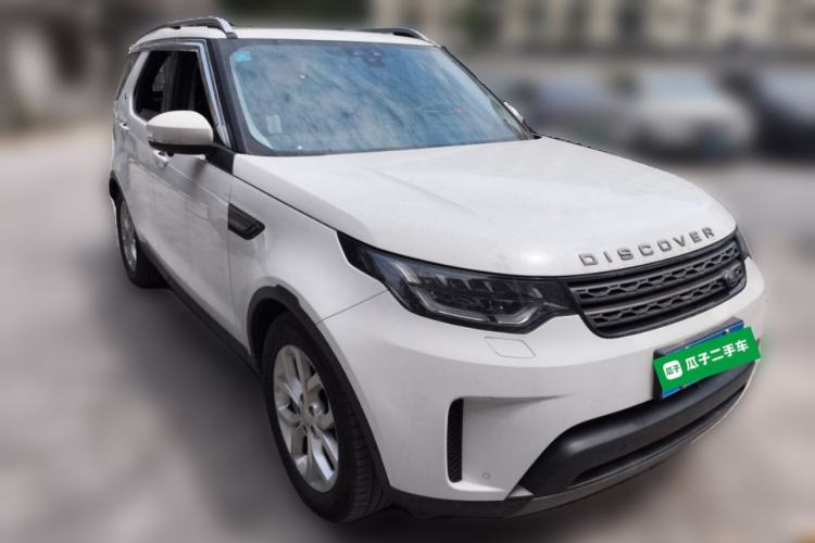 Used Land Rover Discovery 2020 3.0 SC V6 SE Front Right 45 Deg