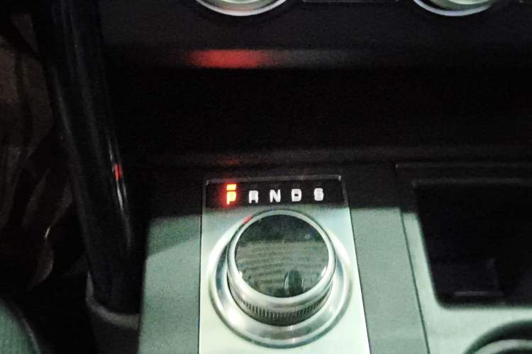 Used Land Rover Discovery 2020 3.0 SC V6 SE Gear Lever