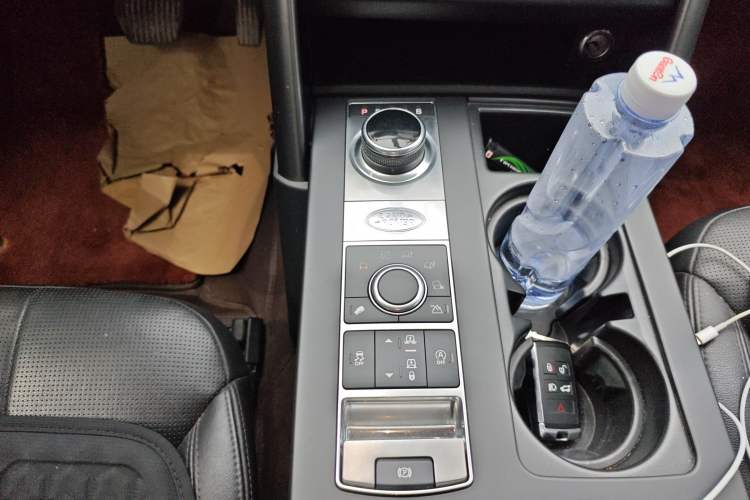 Used Land Rover Discovery 2020 3.0 SC V6 30th Anniversary Special Edition Gear Lever