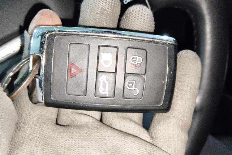 Used Land Rover Discovery 2020 3.0 SC V6 SE Interior 1