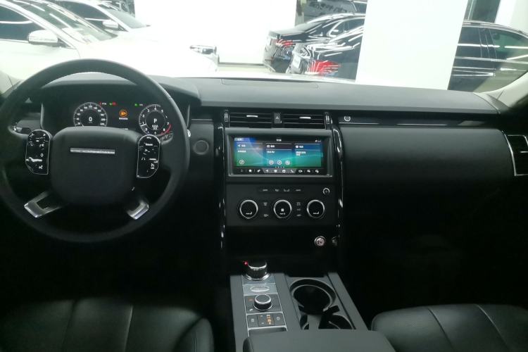 Used Land Rover Discovery 2020 2.0T SE Interior 2