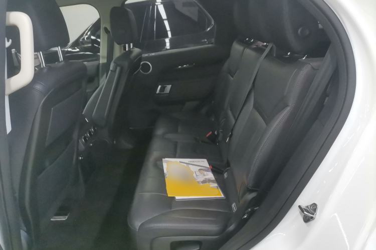 Used Land Rover Discovery 2020 2.0T SE Interior 4