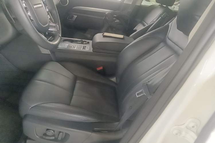 Used Land Rover Discovery 2020 3.0 SC V6 30th Anniversary Special Edition Left Front Seat