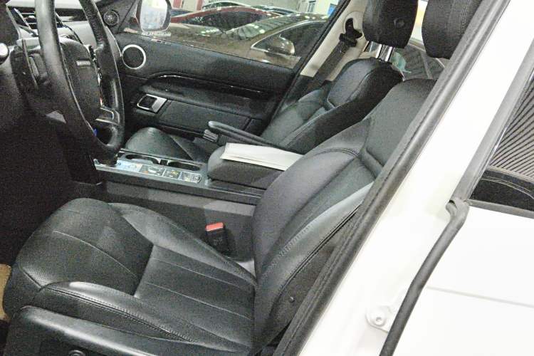 Used Land Rover Discovery 2020 3.0 SC V6 SE Left Front Seat