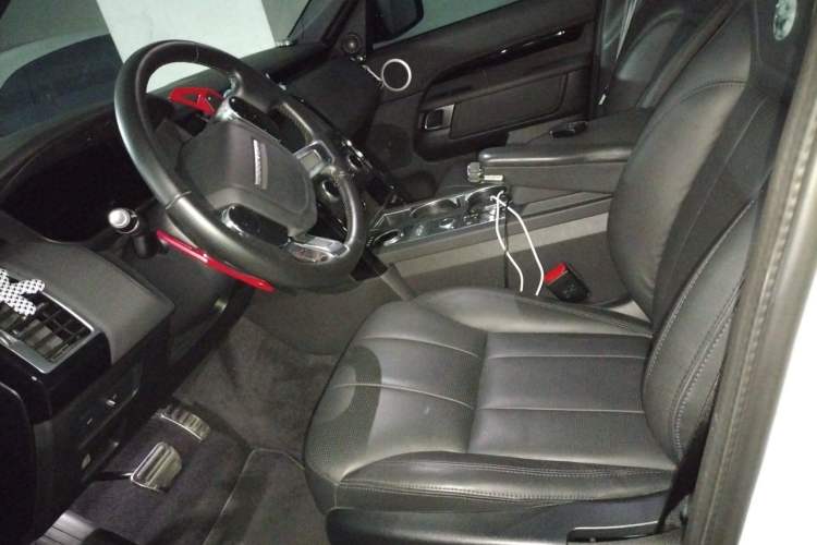 Used Land Rover Discovery 2020 2.0T SE Left Front Seat