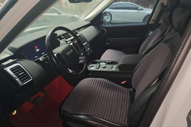 Used Land Rover Discovery 2020 2.0T SE Left Front Seat