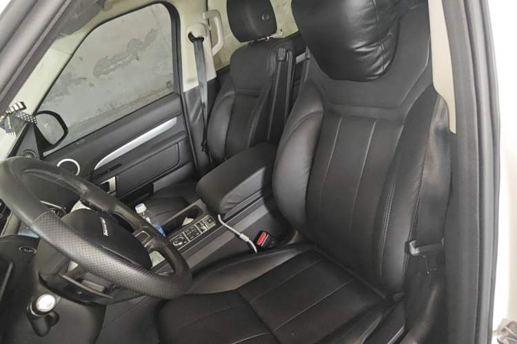 Used Land Rover Discovery 2020 3.0 SC V6 30th Anniversary Special Edition Left Front Seat