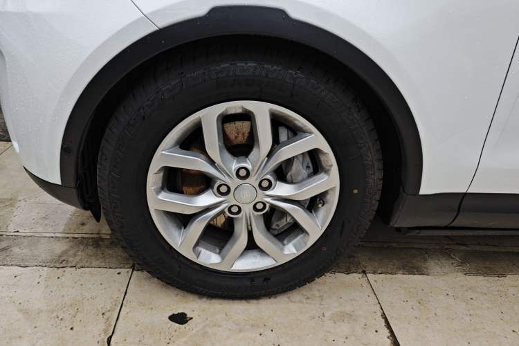 Used Land Rover Discovery 2020 3.0 SC V6 SE Left Front Wheel Hub