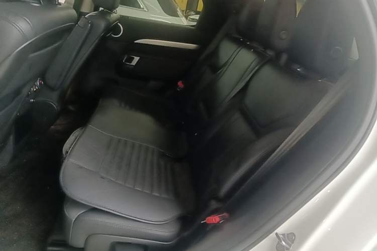 Used Land Rover Discovery 2020 3.0 SC V6 30th Anniversary Special Edition Left Rear Seat