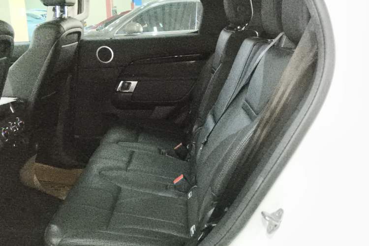 Used Land Rover Discovery 2020 3.0 SC V6 SE Left Rear Seat