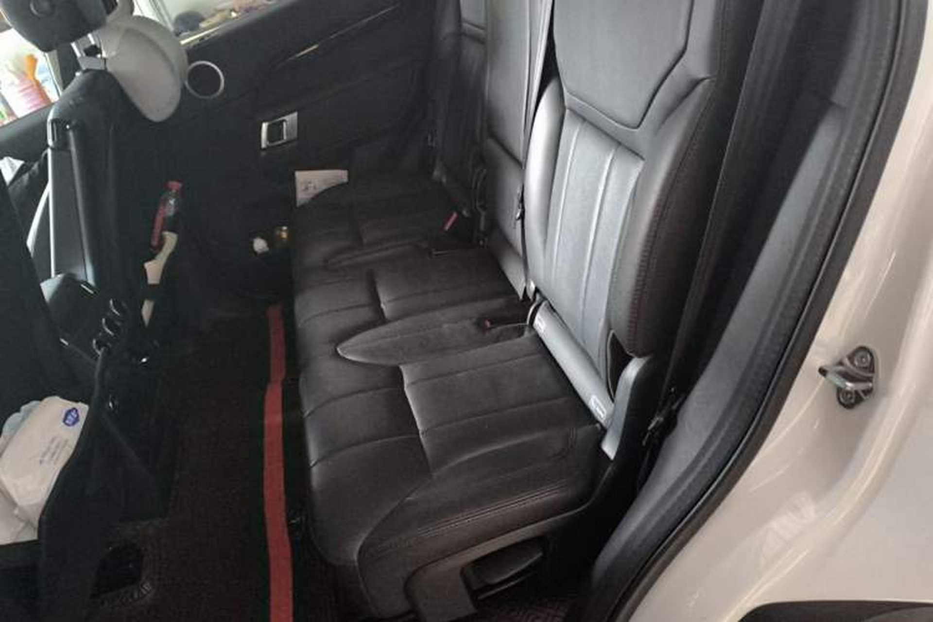 Used Land Rover Discovery 2020 2.0T SE Left Rear Seat