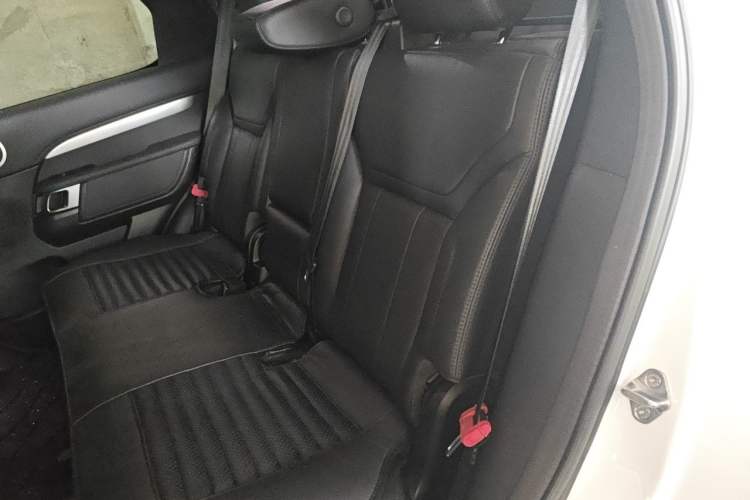 Used Land Rover Discovery 2020 3.0 SC V6 30th Anniversary Special Edition Left Rear Seat