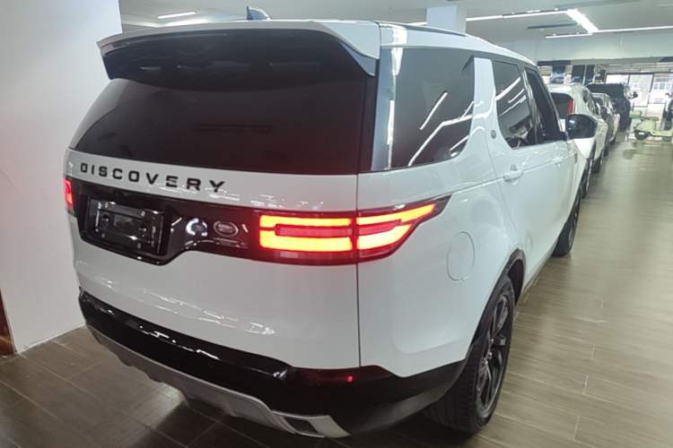Used Land Rover Discovery 2020 2.0T 30th Anniversary Special Edition Rear Right 45 Deg
