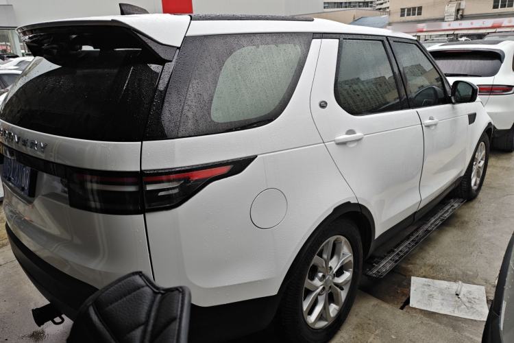 Used Land Rover Discovery 2020 3.0 SC V6 SE Rear Right 45 Deg