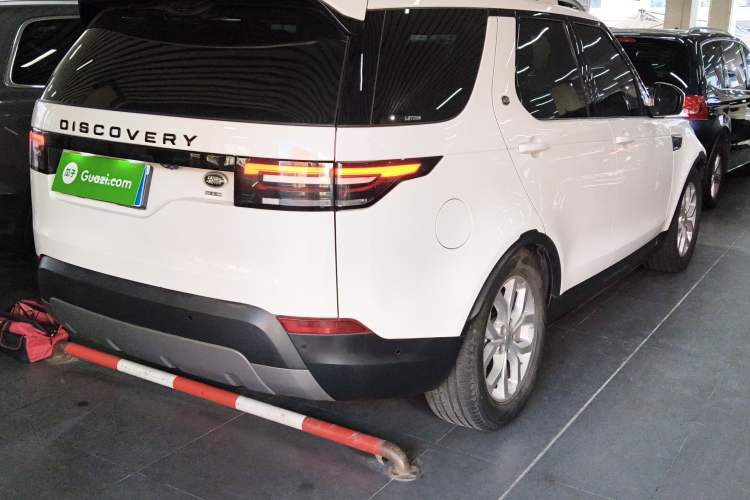 Used Land Rover Discovery 2020 3.0 SC V6 SE Rear Right 45 Deg
