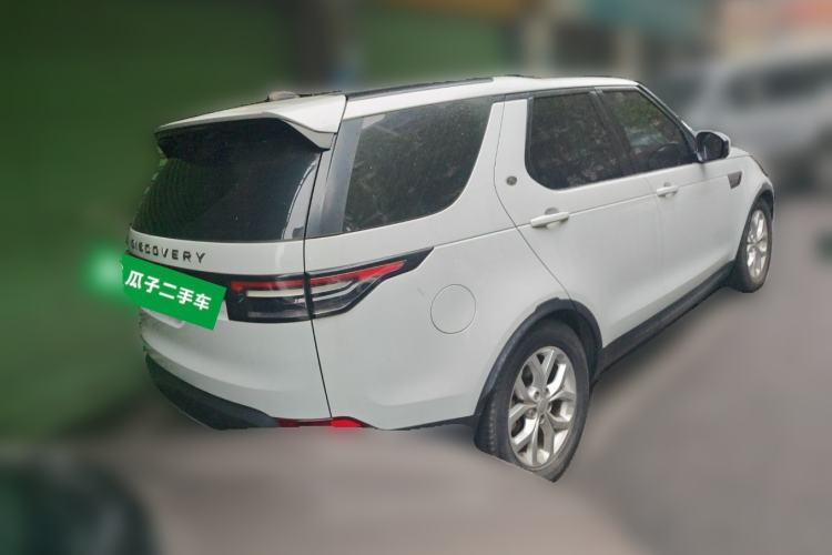 Used Land Rover Discovery 2020 2.0T SE Rear Right 45 Deg