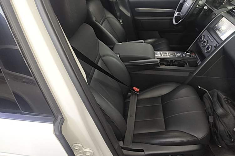 Used Land Rover Discovery 2020 2.0T 30th Anniversary Special Edition Right Front Seat