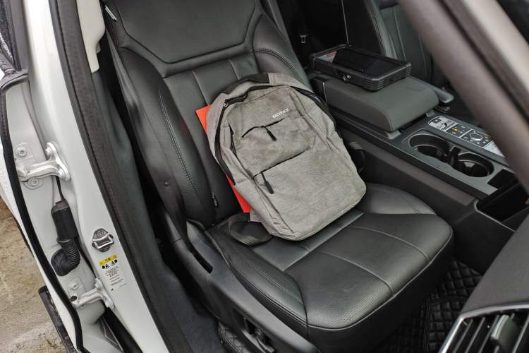 Used Land Rover Discovery 2020 3.0 SC V6 SE Right Front Seat