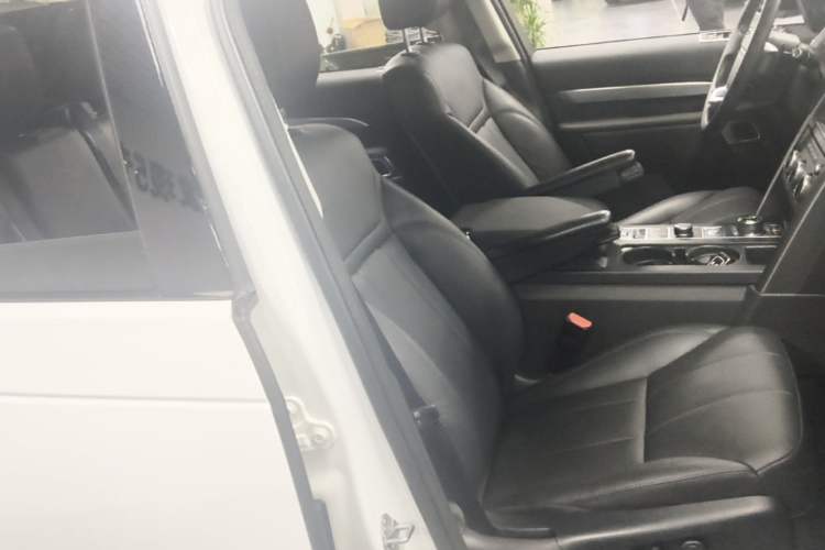 Used Land Rover Discovery 2020 3.0 SC V6 30th Anniversary Special Edition Right Front Seat
