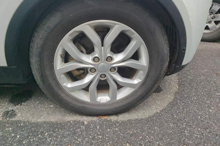 Used Land Rover Discovery 2020 2.0T SE Right Front Wheel Hub
