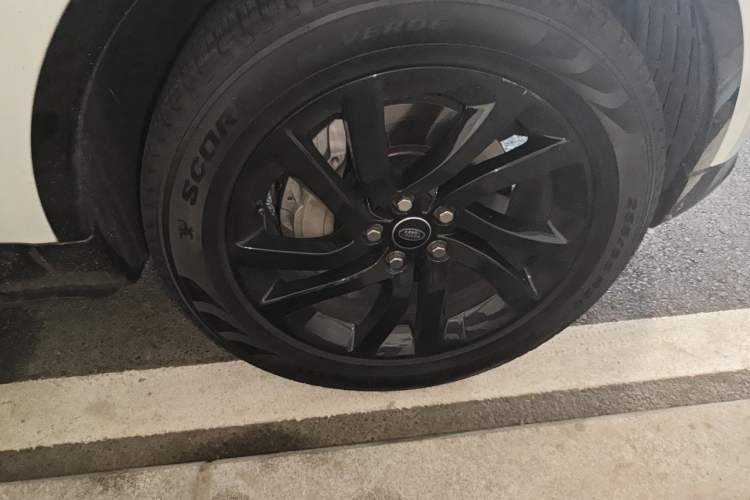 Used Land Rover Discovery 2020 3.0 SC V6 30th Anniversary Special Edition Right Front Wheel Hub