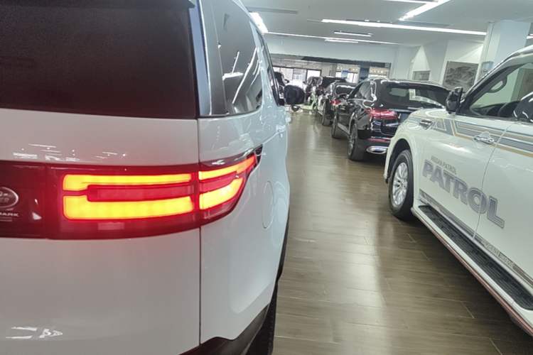 Used Land Rover Discovery 2020 2.0T 30th Anniversary Special Edition Right Rear Taillight