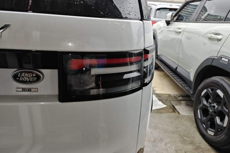Used Land Rover Discovery 2020 3.0 SC V6 SE Right Rear Taillight