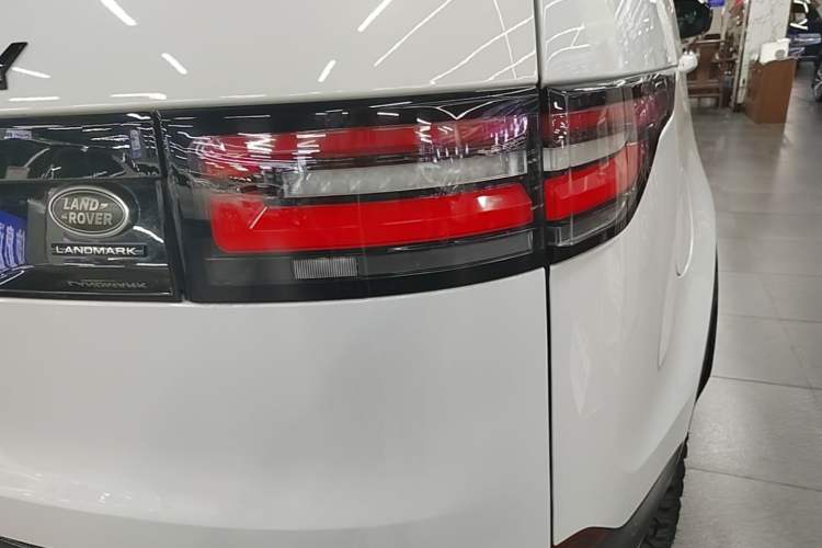 Used Land Rover Discovery 2020 2.0T 30th Anniversary Special Edition Right Rear Taillight