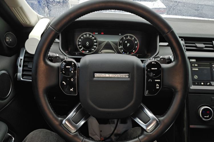 Used Land Rover Discovery 2020 3.0 SC V6 SE Steering Wheel