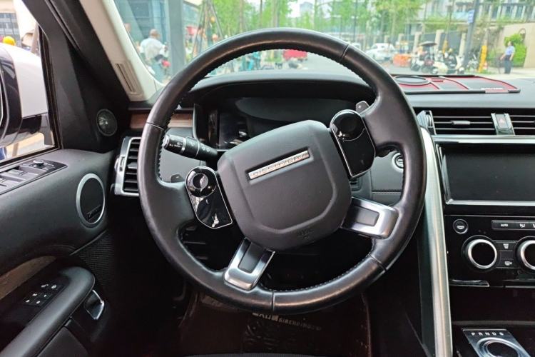 Used Land Rover Discovery 2020 3.0 SC V6 30th Anniversary Special Edition Steering Wheel