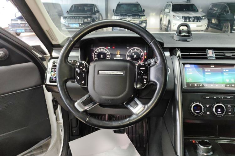 Used Land Rover Discovery 2020 3.0 SC V6 30th Anniversary Special Edition Steering Wheel