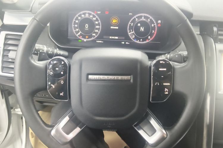 Used Land Rover Discovery 2020 3.0 SC V6 30th Anniversary Special Edition Steering Wheel