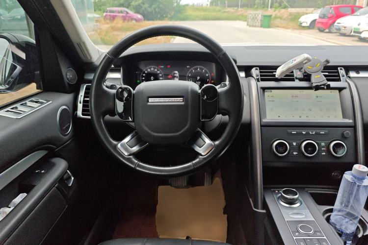 Used Land Rover Discovery 2020 3.0 SC V6 30th Anniversary Special Edition Steering Wheel