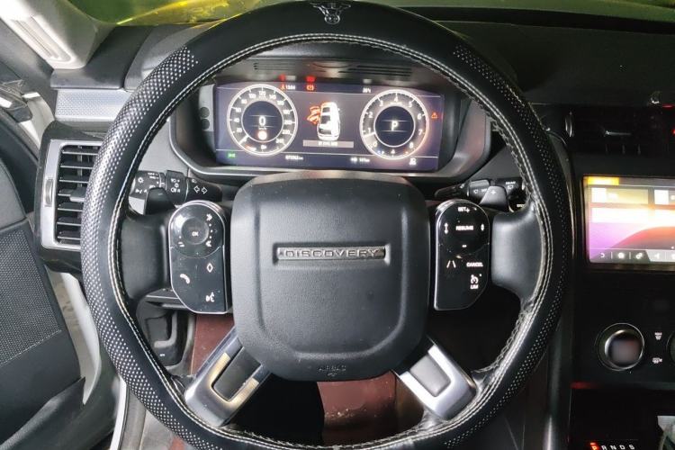 Used Land Rover Discovery 2020 3.0 SC V6 30th Anniversary Special Edition Steering Wheel